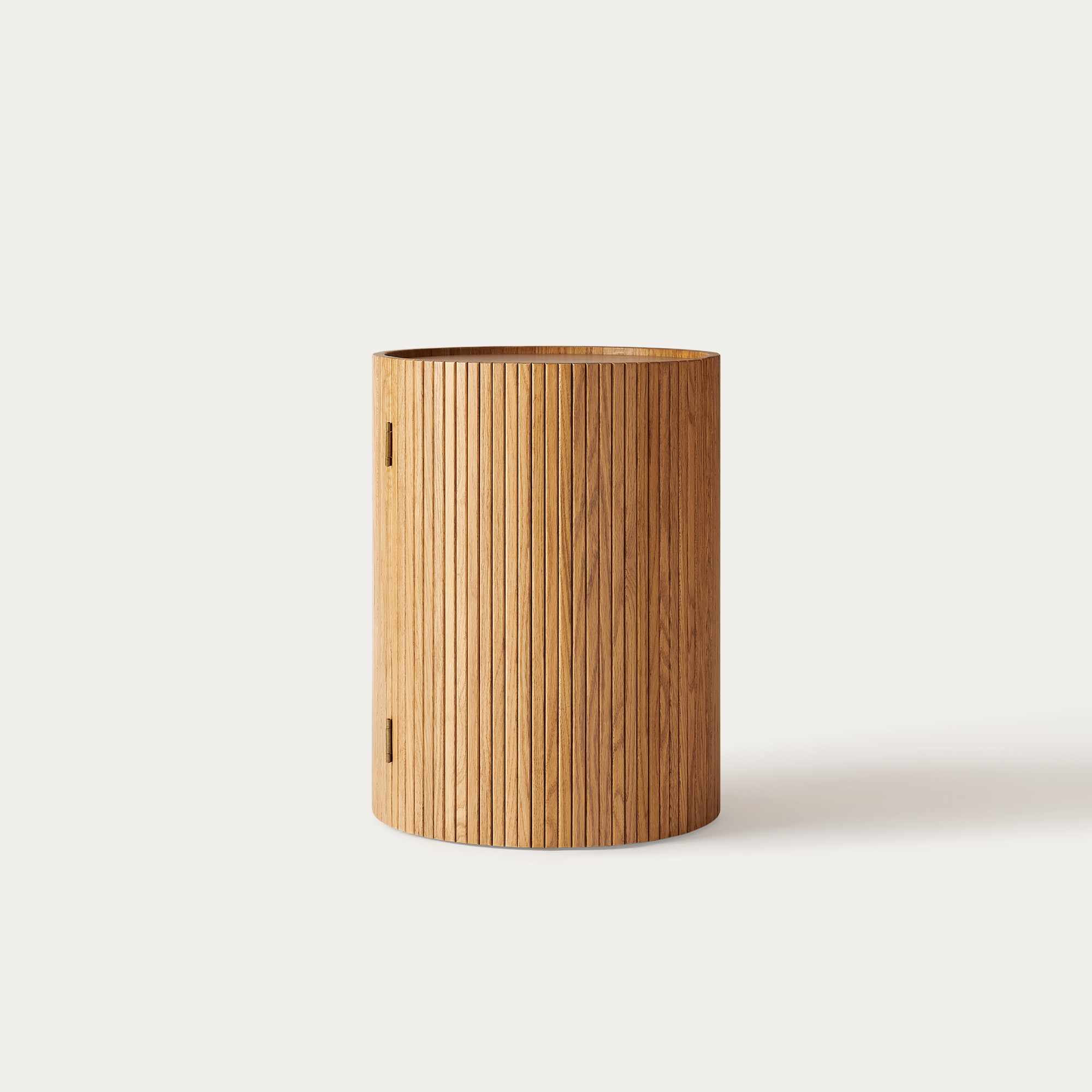 Elliot 16 inch Round Natural Solid Oak Side Table | HERNEST