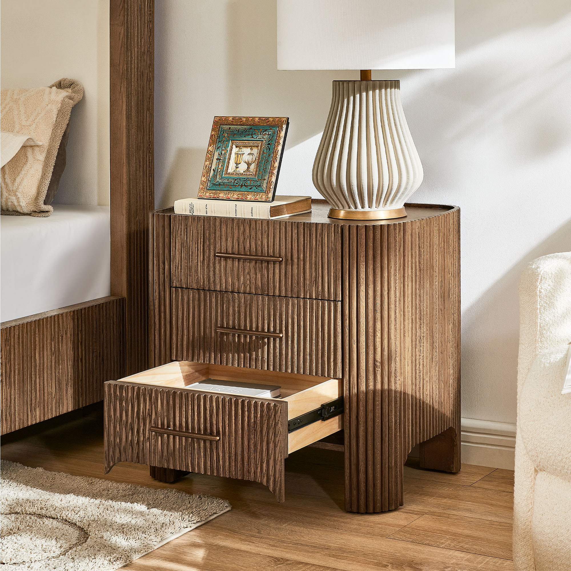 Alexa 26" Mid Centu…