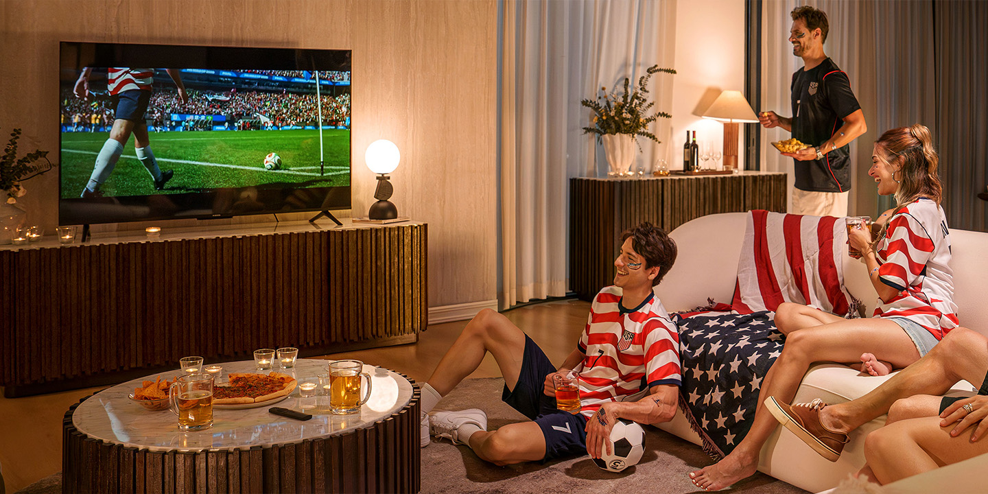 A cozy and inviting home setting designed for matchday hosting spaces, perfect for entertaining during live sports events. A cozy and inviting home setting designed for matchday hosting spaces, perfect for entertaining during live sports events.