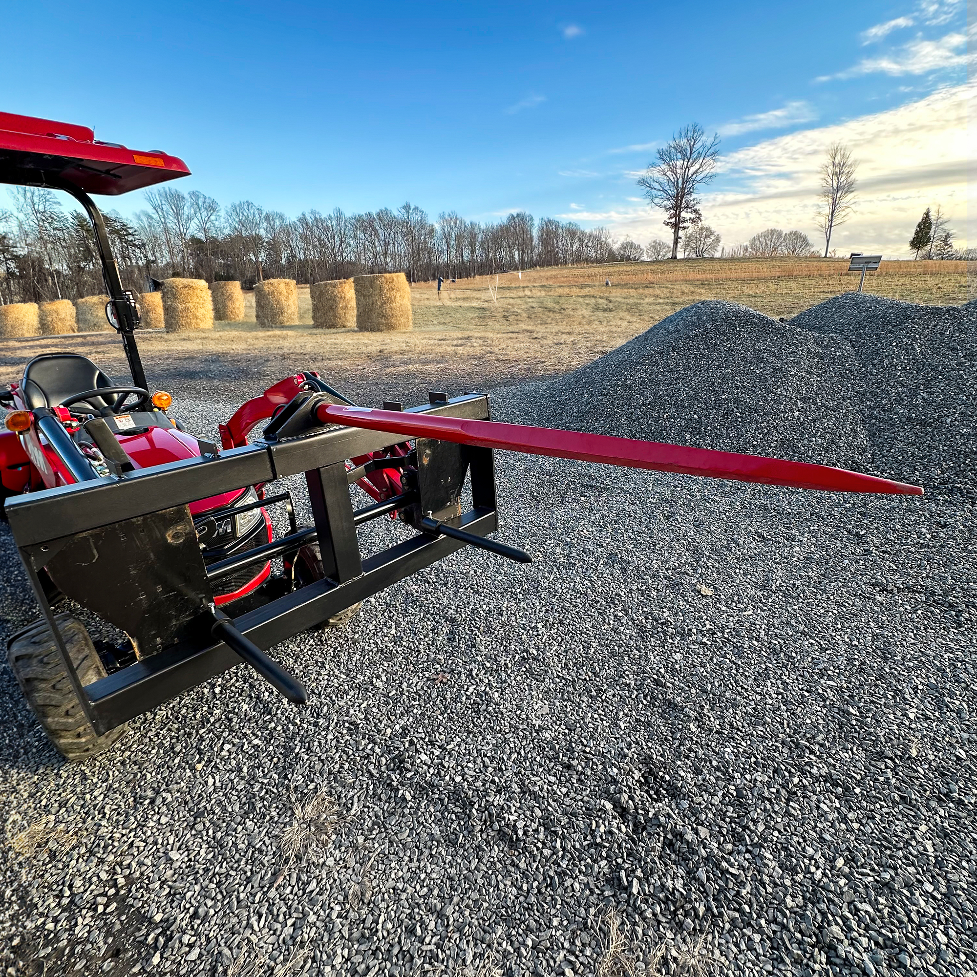 Side view of YITAMOTOR® 49" Tractor Hay Spear & Skid Steer Loader 3000lbs Quick Attach for Bobcat Tractors with 2pcs 17" Stabilizer Spears Spike Fork Tine Attachme