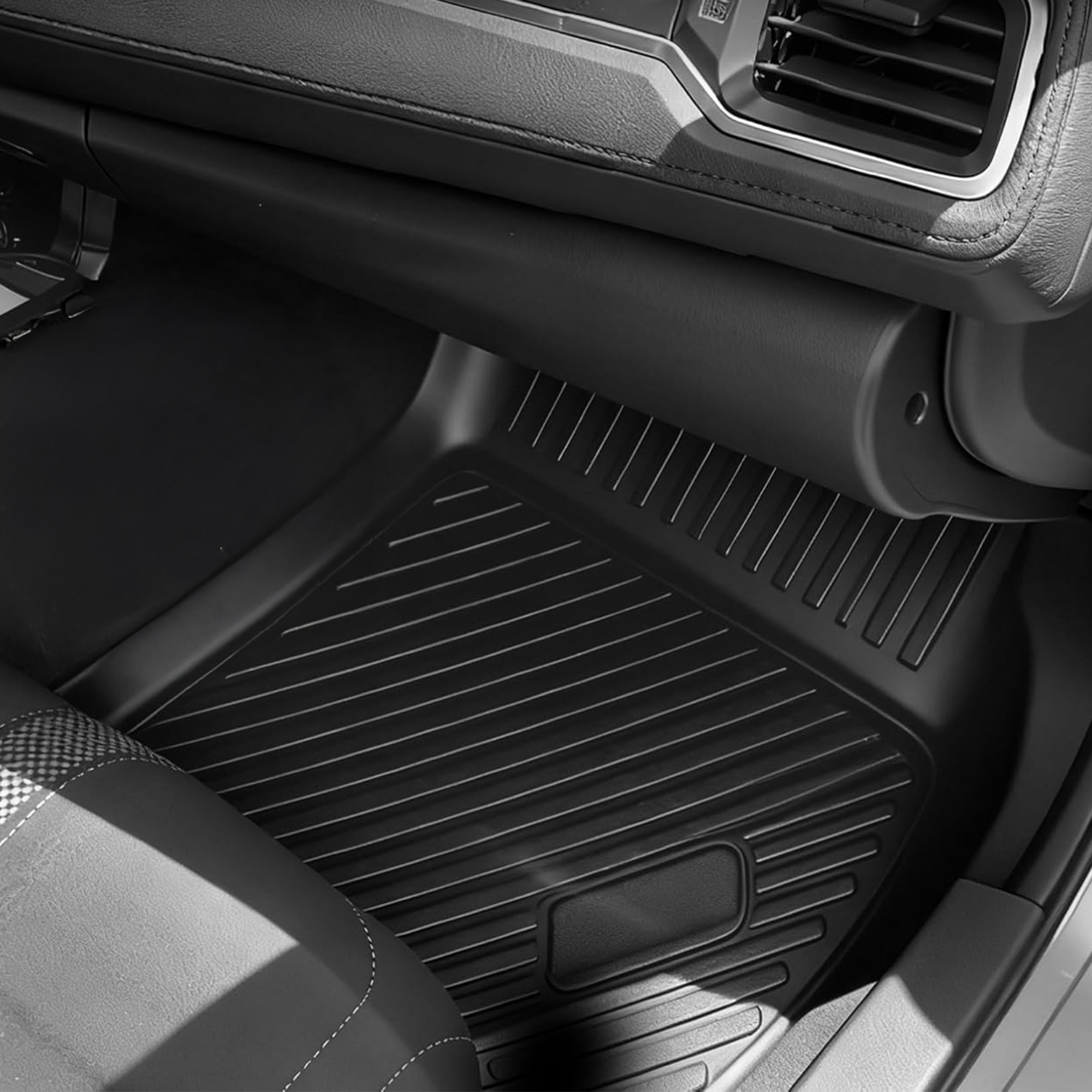 Side view of YITAMOTOR® Black Floor Mats for Honda Accord 2023 2024 2025 2026 & Honda Accord Hybrid 2023 2024 2025 2026