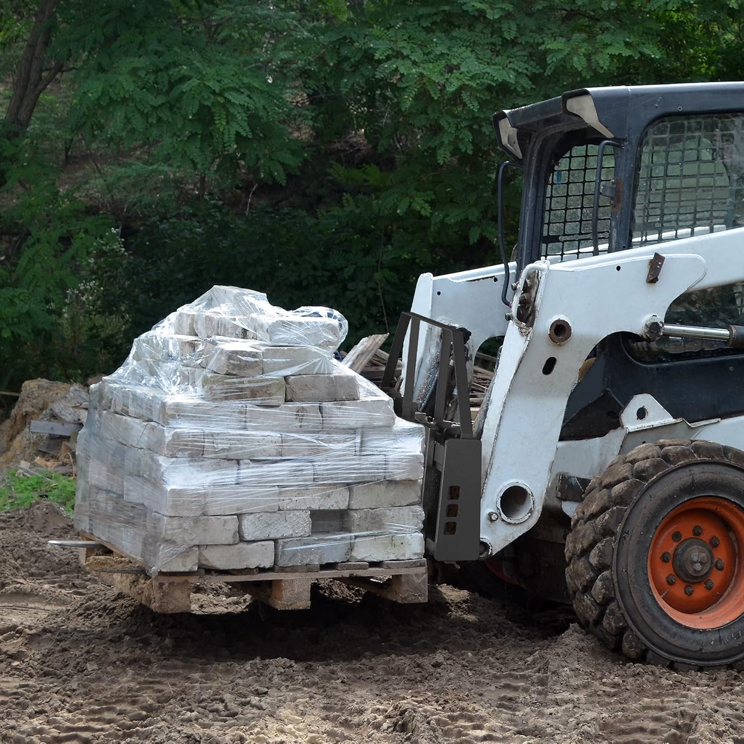 Side view of YITAMOTOR 2500 lbs Skid Steer Pallet Fork Attachment | 45" Frame, 42" Blades, Quick Tach