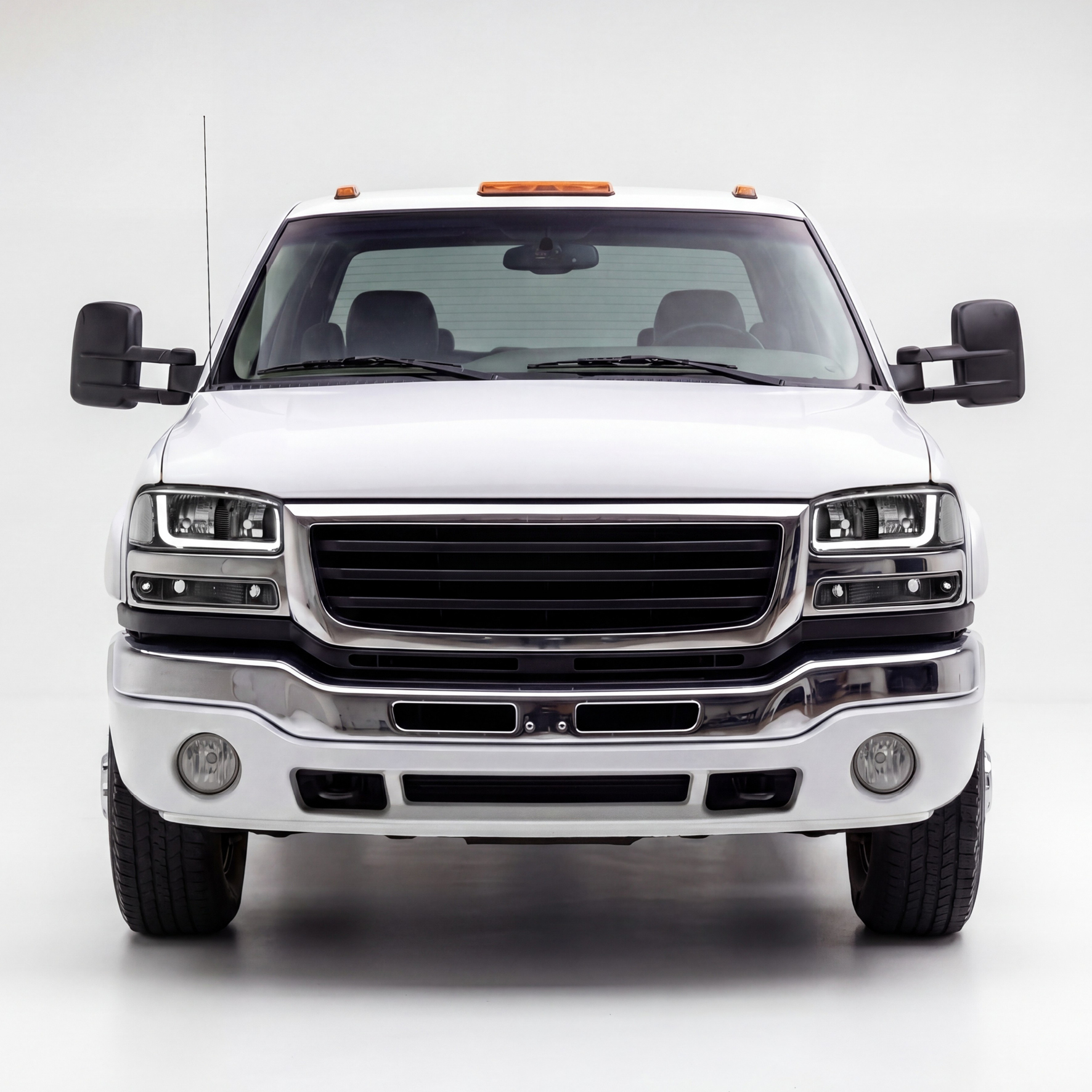 Side view of YITAMOTOR® LED DRL 1999 -2006 GMC Sierra 1500 2500, 2001-2006 Yukon XL Headlights Assembly