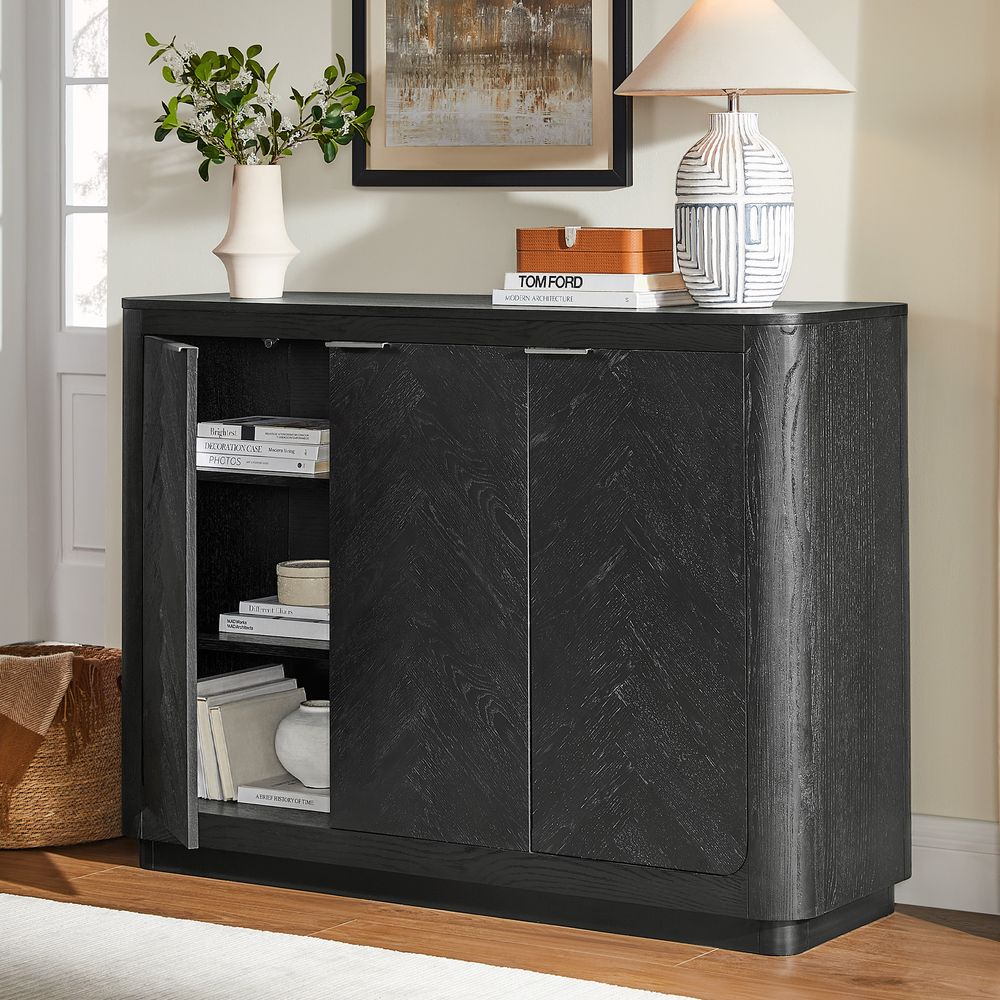 cabinet with adjustable sheves