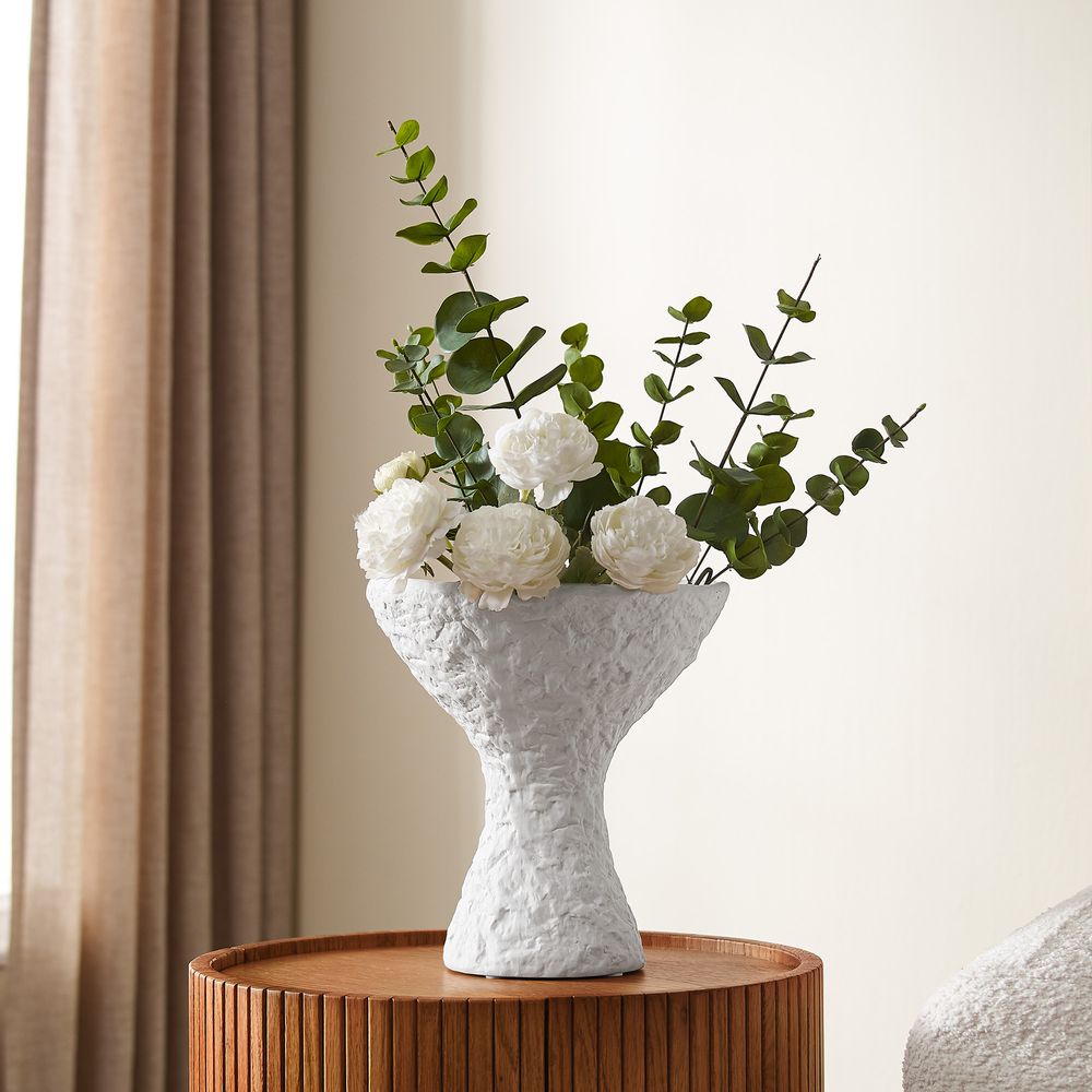 ceramic vase bouquet