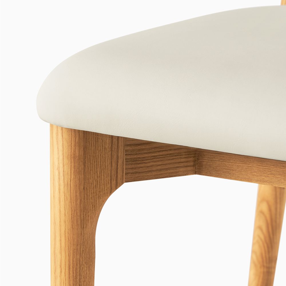 Modern Dining Chair with Ash Wood Leg