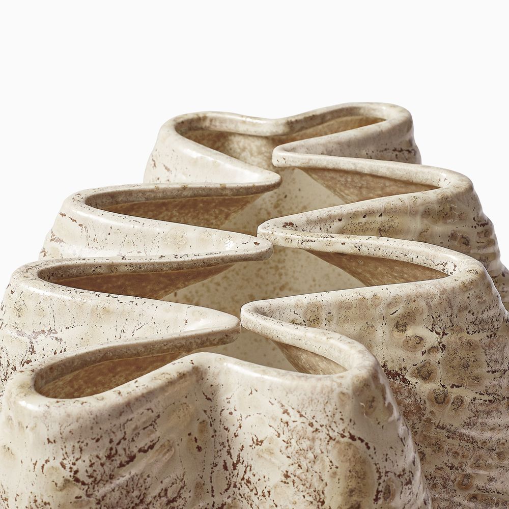 Tridacna gigas design ceramic vase