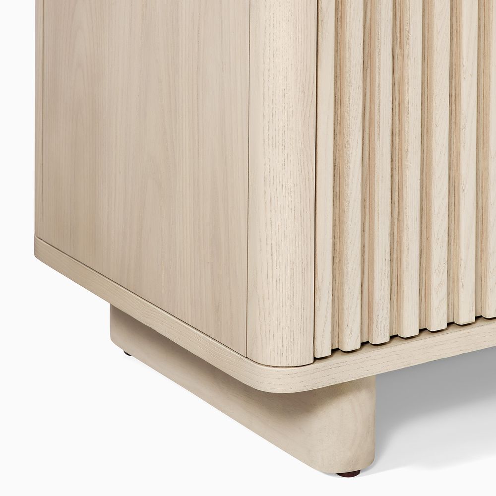 shoe cabinet legs details