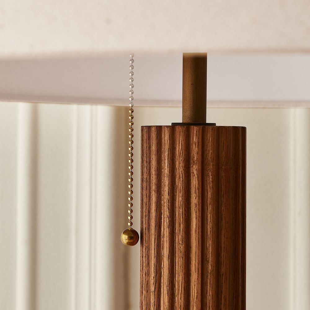 Wooden floor lamp with pull-chain switch