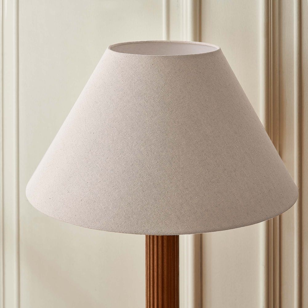 Wooden floor lamp with pull-chain switch