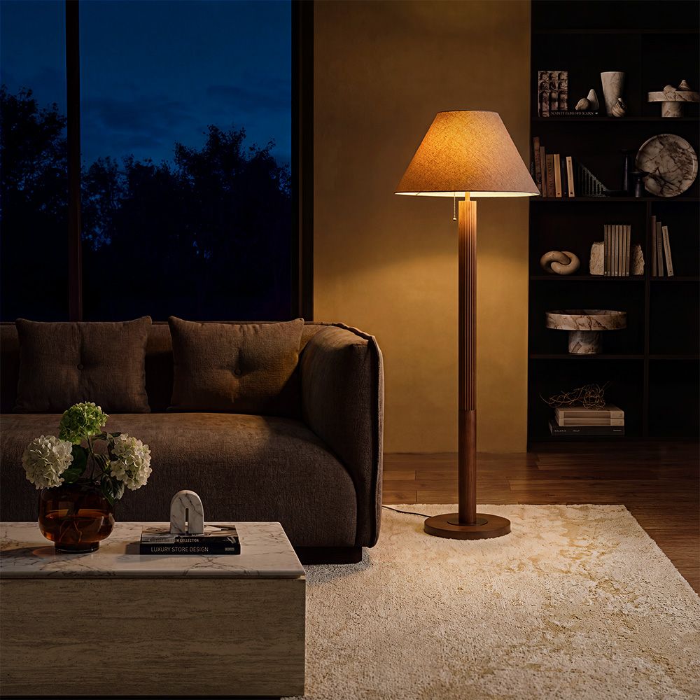 Wooden floor lamp with pull-chain switch