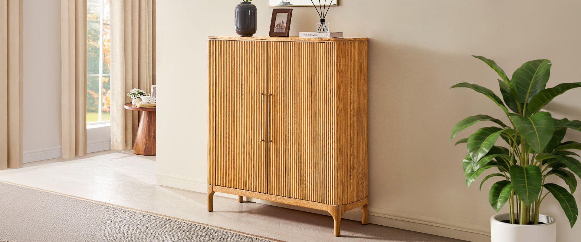 Entryway shoe storage cabinet