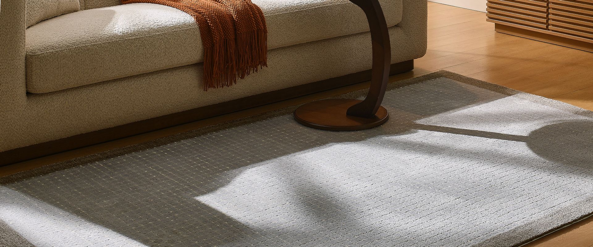 100% wool hand-woven rug grid pattern