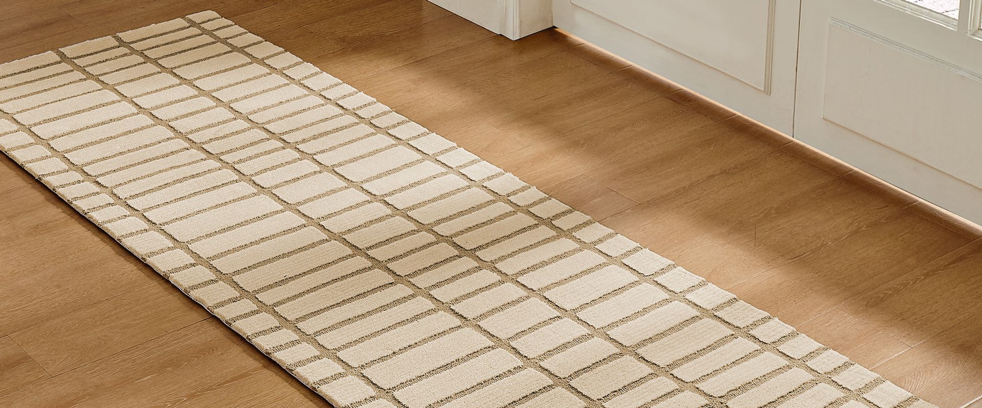 100% wool hand-knotted tufted runner rug with grain patter