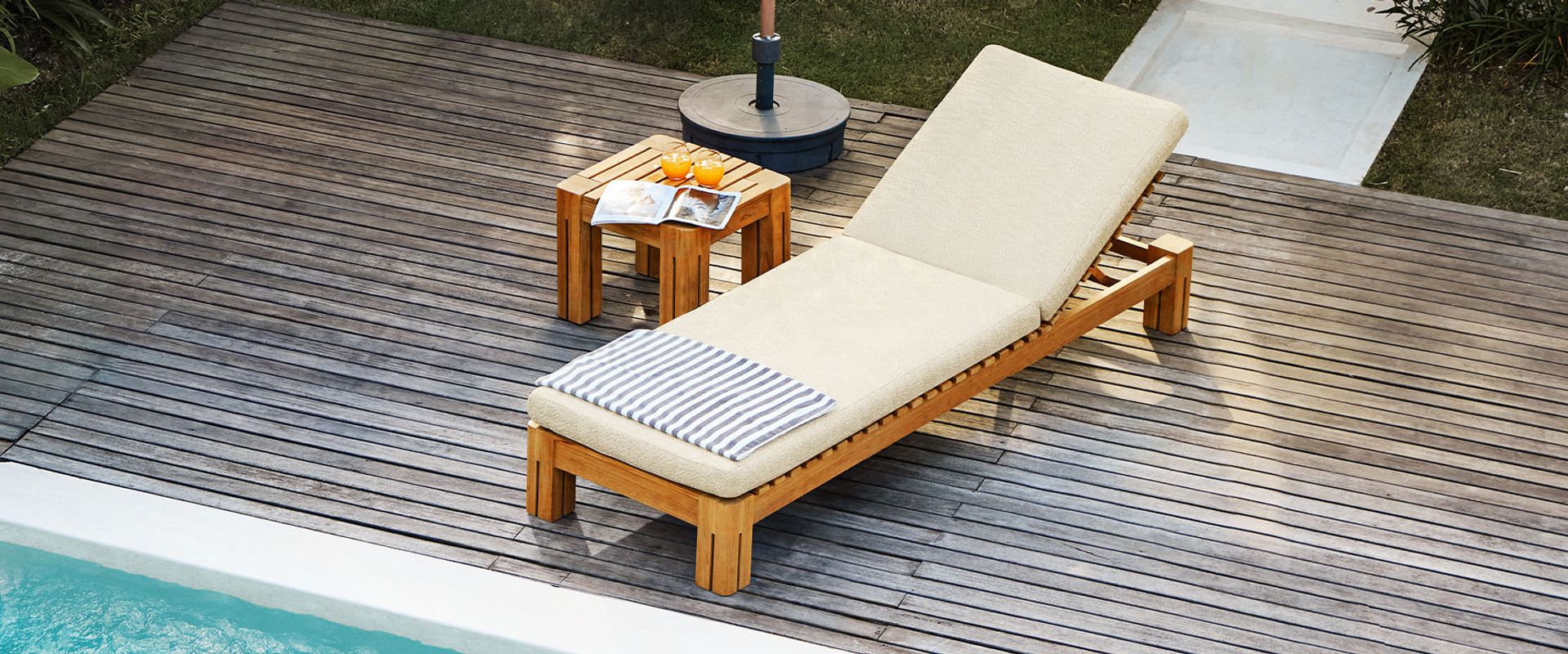 Outdoor Chaise Lounge Set