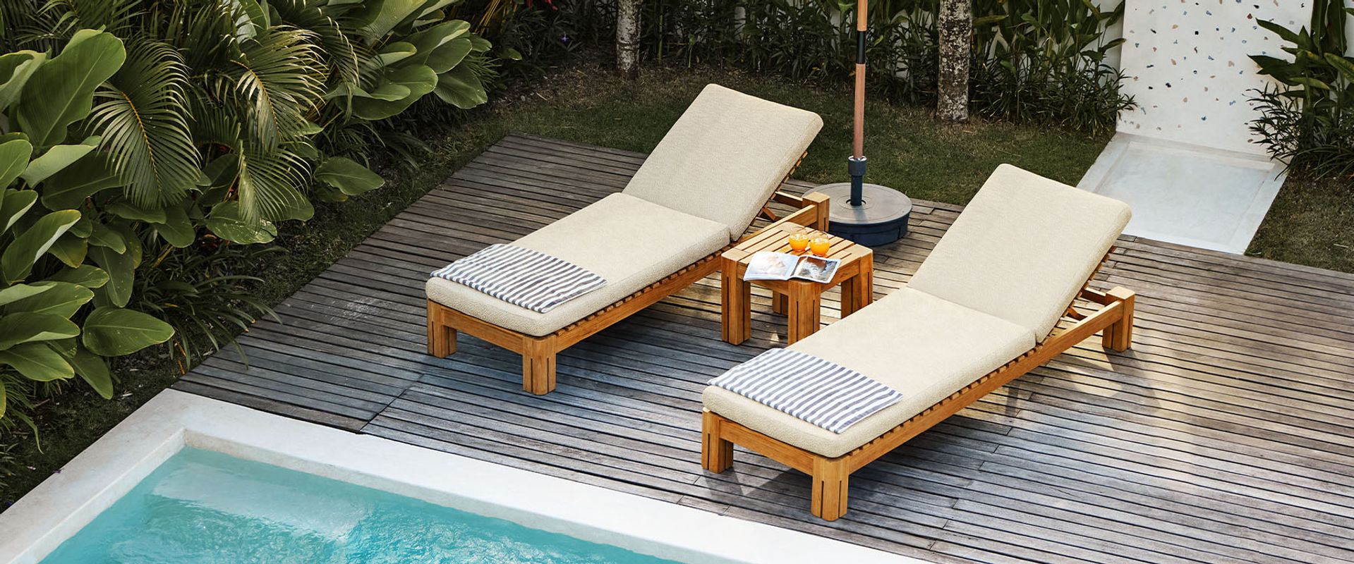 Outdoor Chaise Lounge Set