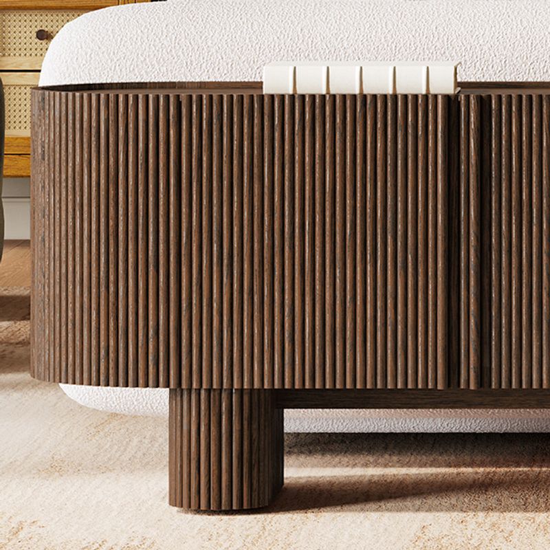 Texture in Solid Oak