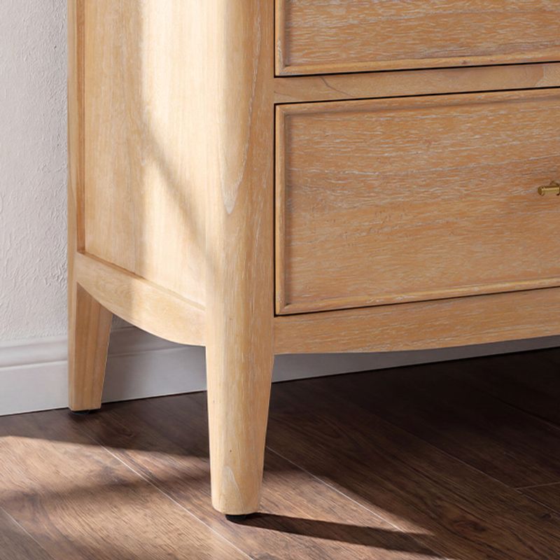 Organic Elegance with a Sculpted Touch