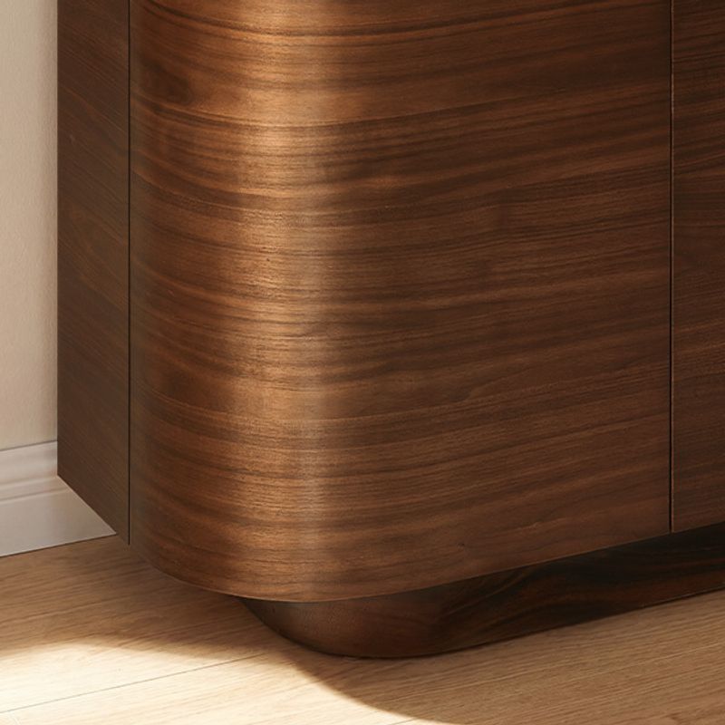 Curved Design, Expanded Storage