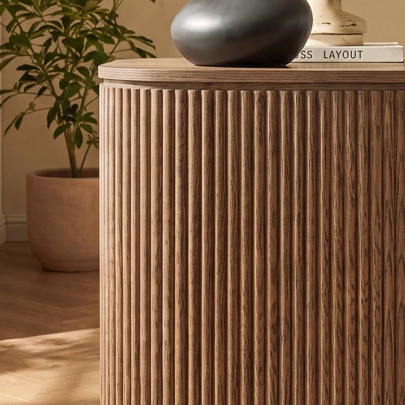 Soft Detail Across the Side