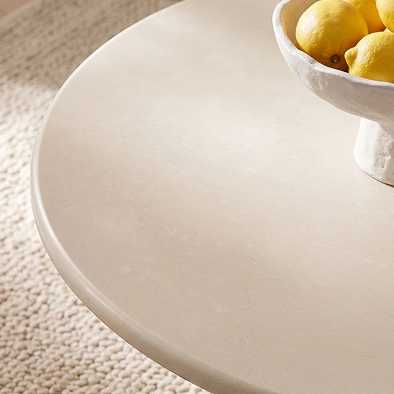 Warm contrast, clean surface