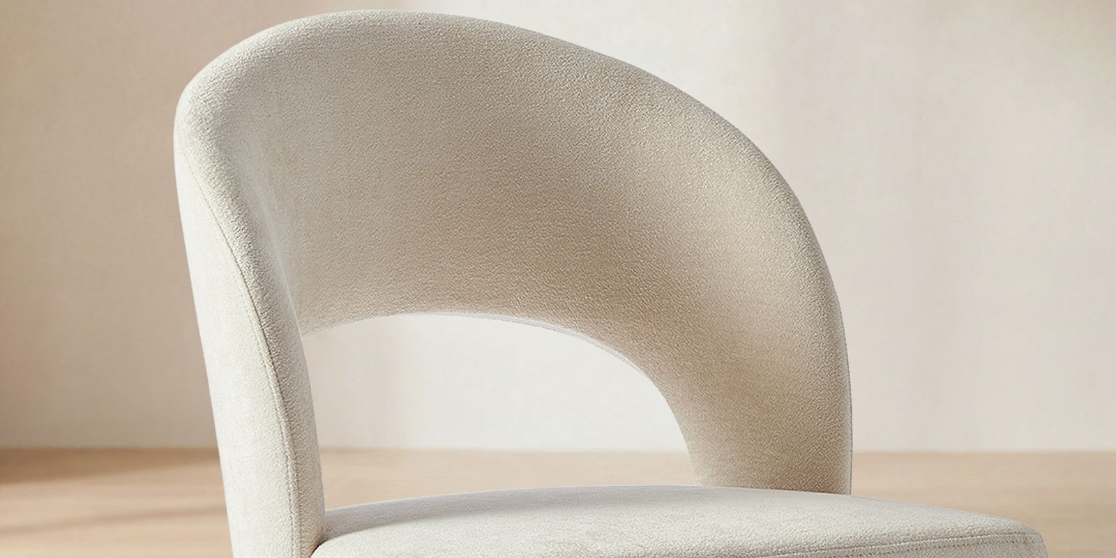 Supportive Curved Backrest