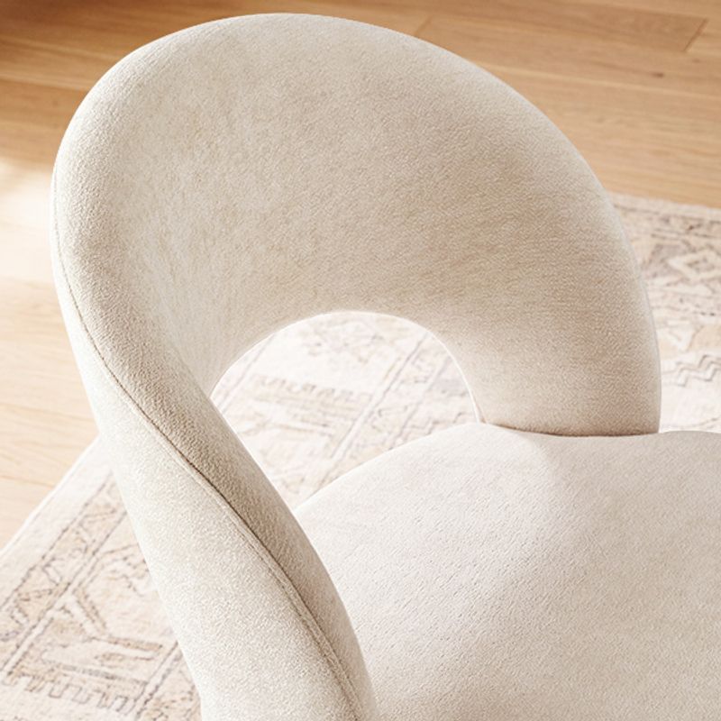 Supportive Curved Backrest