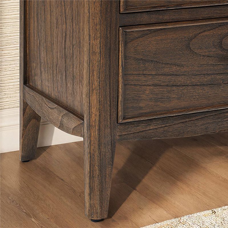 Organic Elegance with a Sculpted Touch