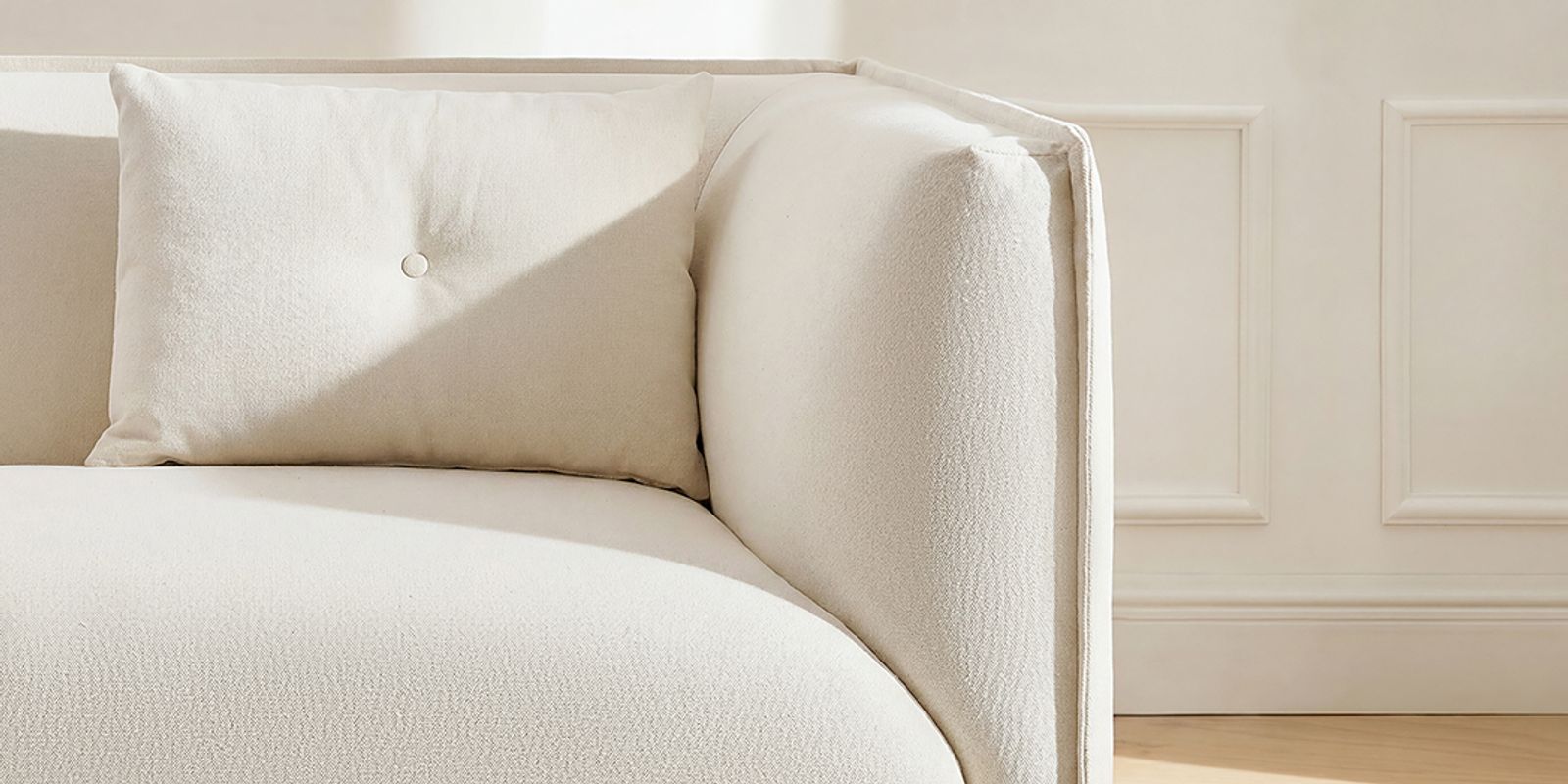 Rounded Arm & Tufted Back Cushion Design