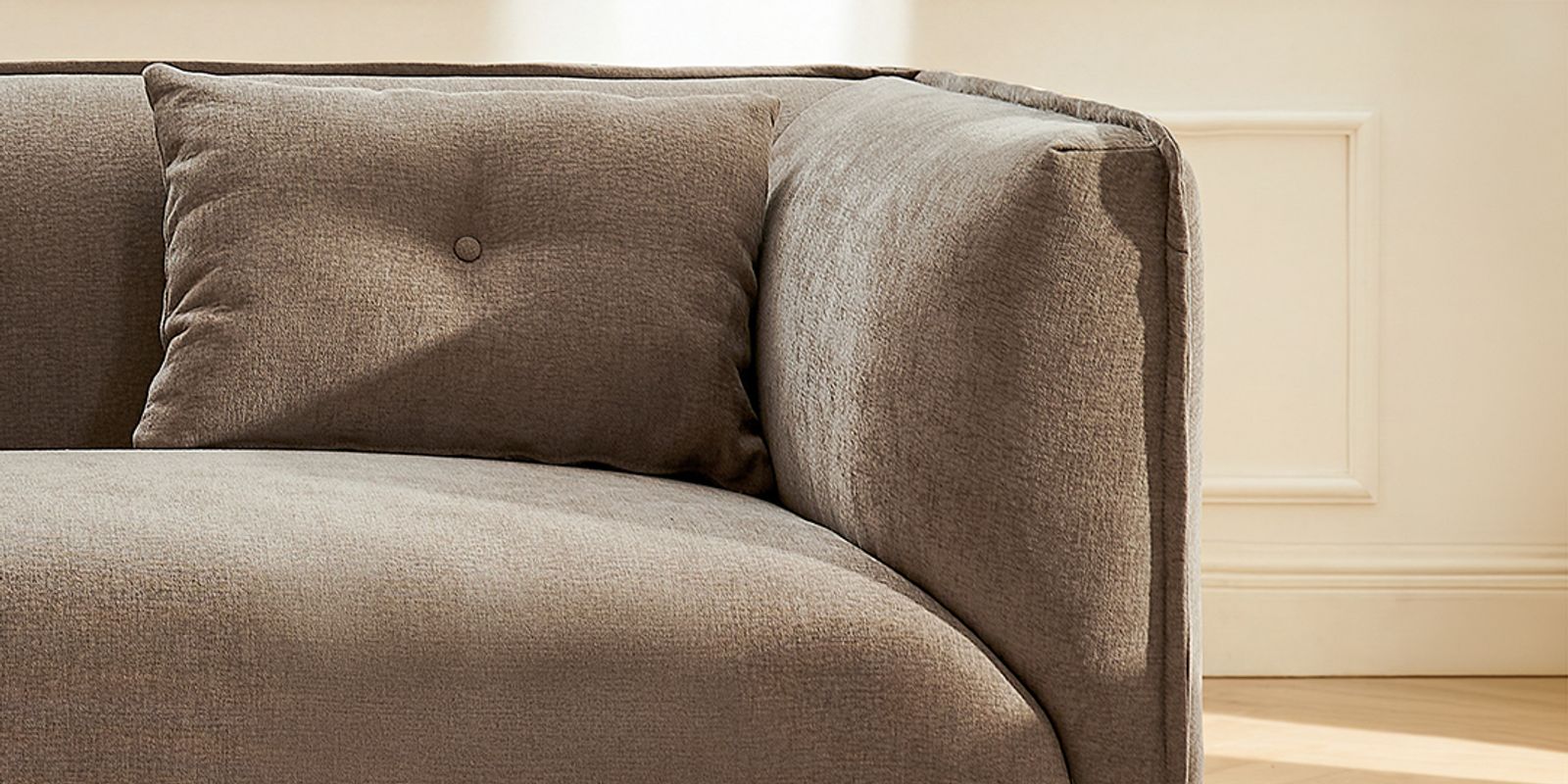 Rounded Arm & Tufted Back Cushion Design