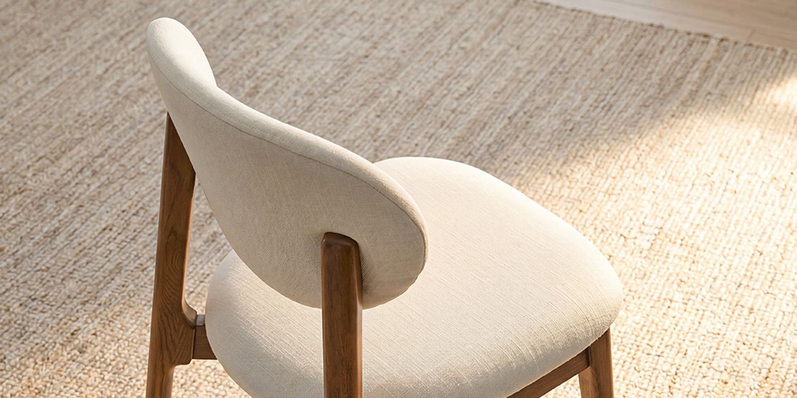 Supportive Curved Backrest