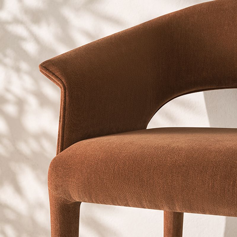 Supportive Curved Armrests