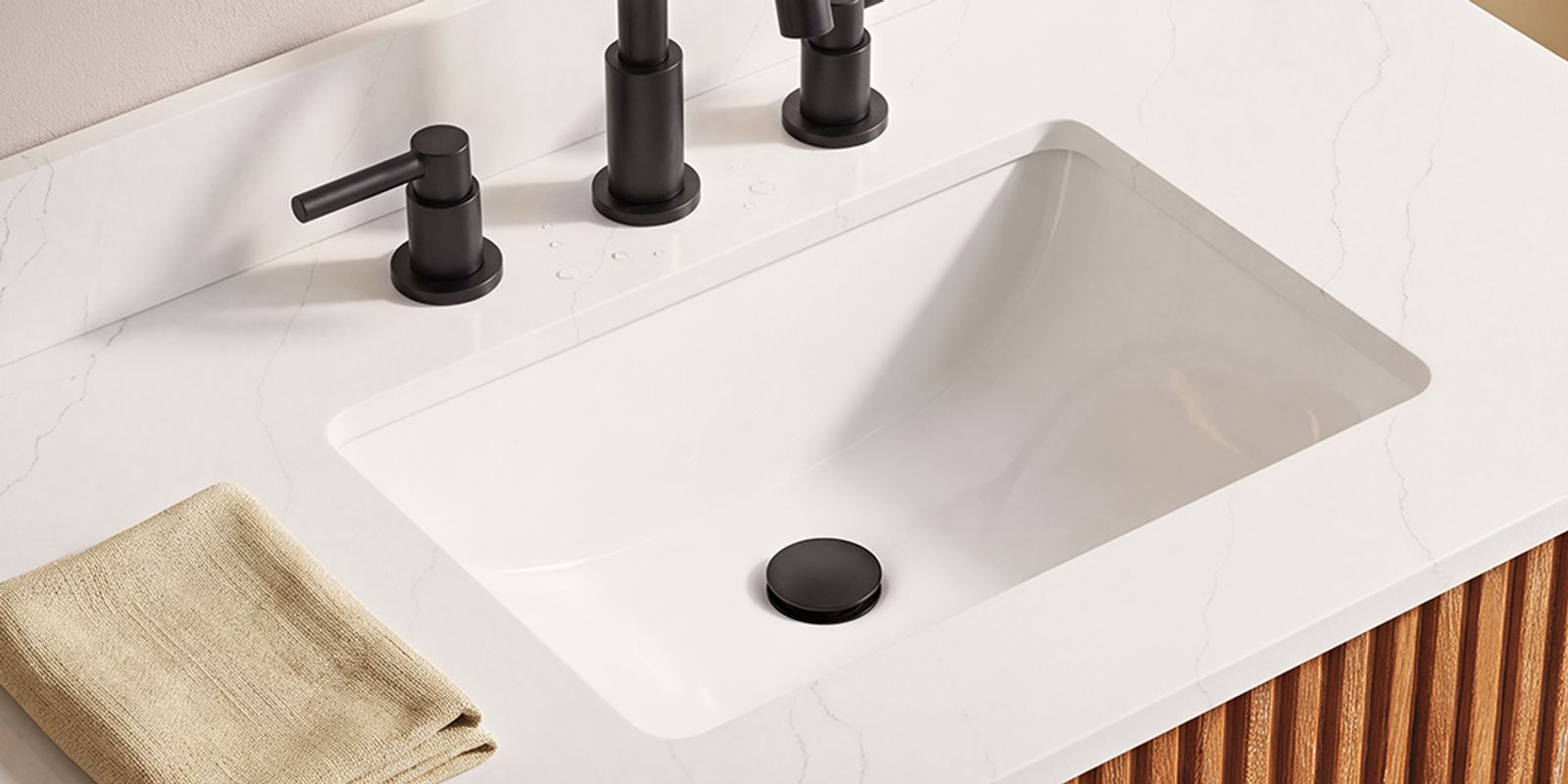 Durable Quartz Top & Dual Sinks