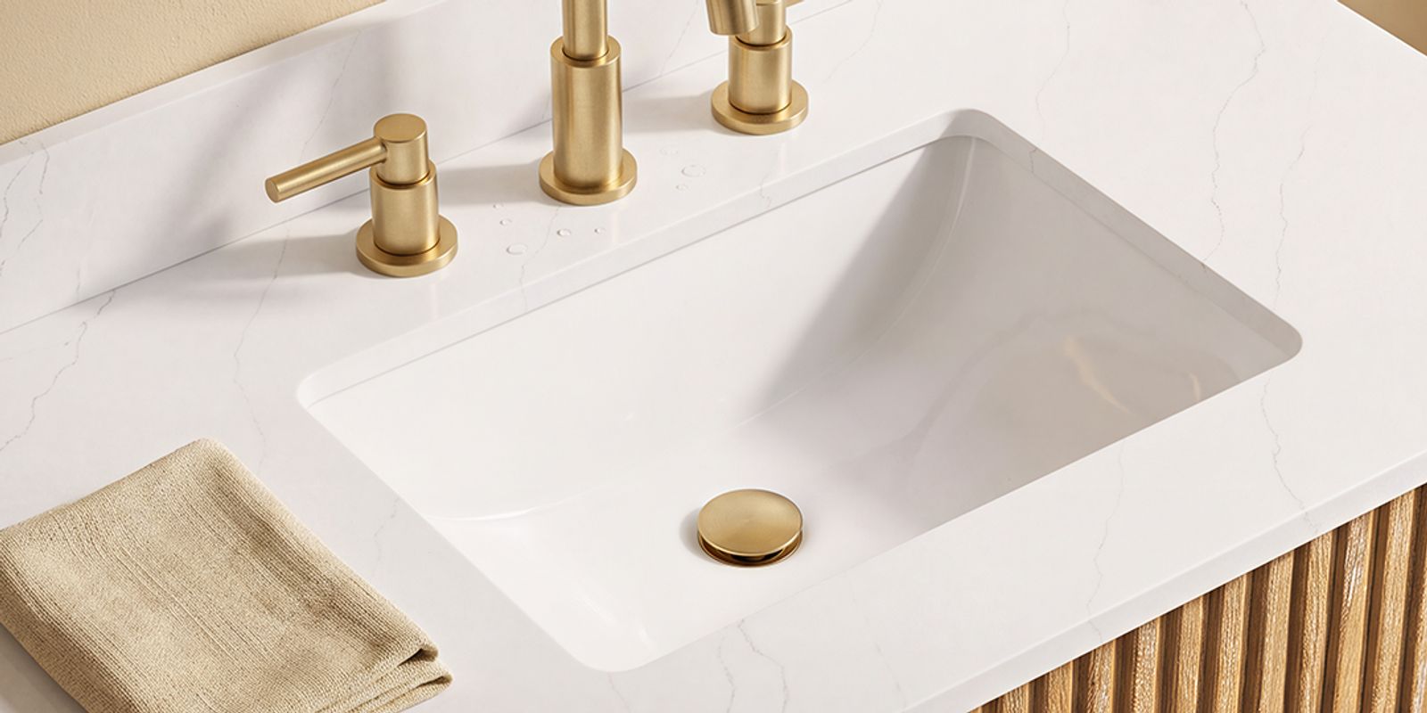 Durable Quartz Top & Dual Sinks