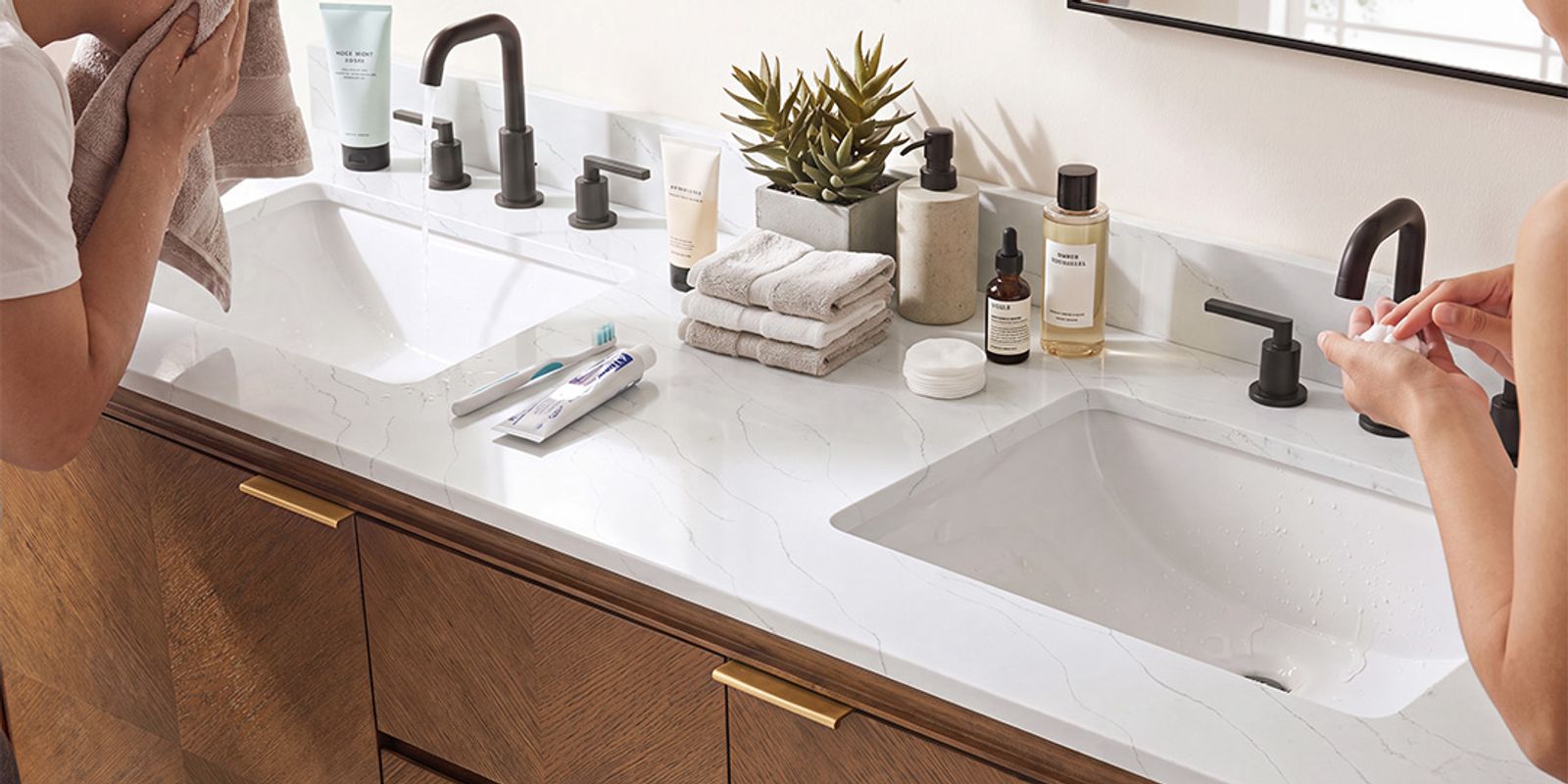 Durable Quartz Top & Dual Sinks