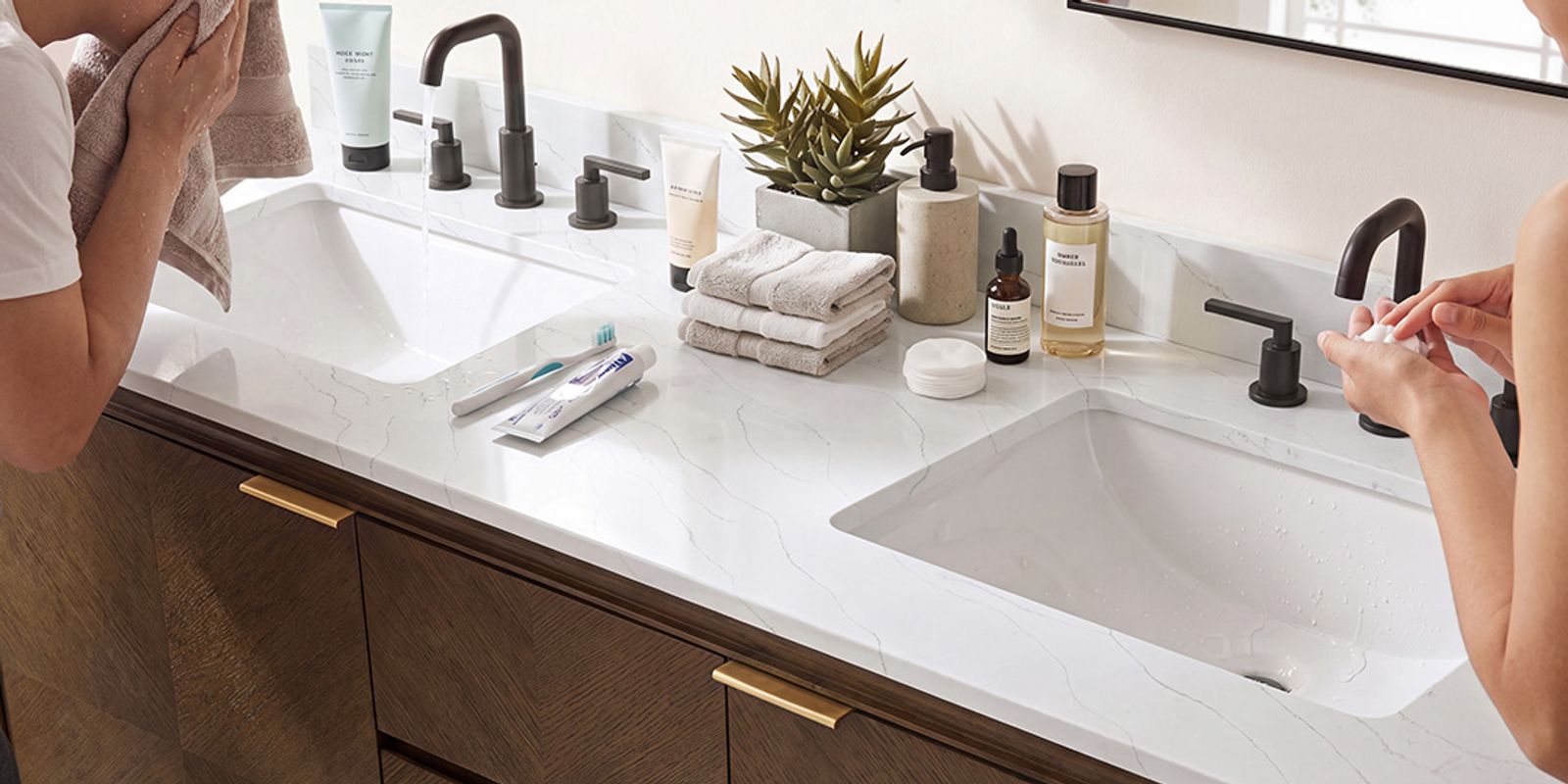 Durable Quartz Top & Dual Sinks