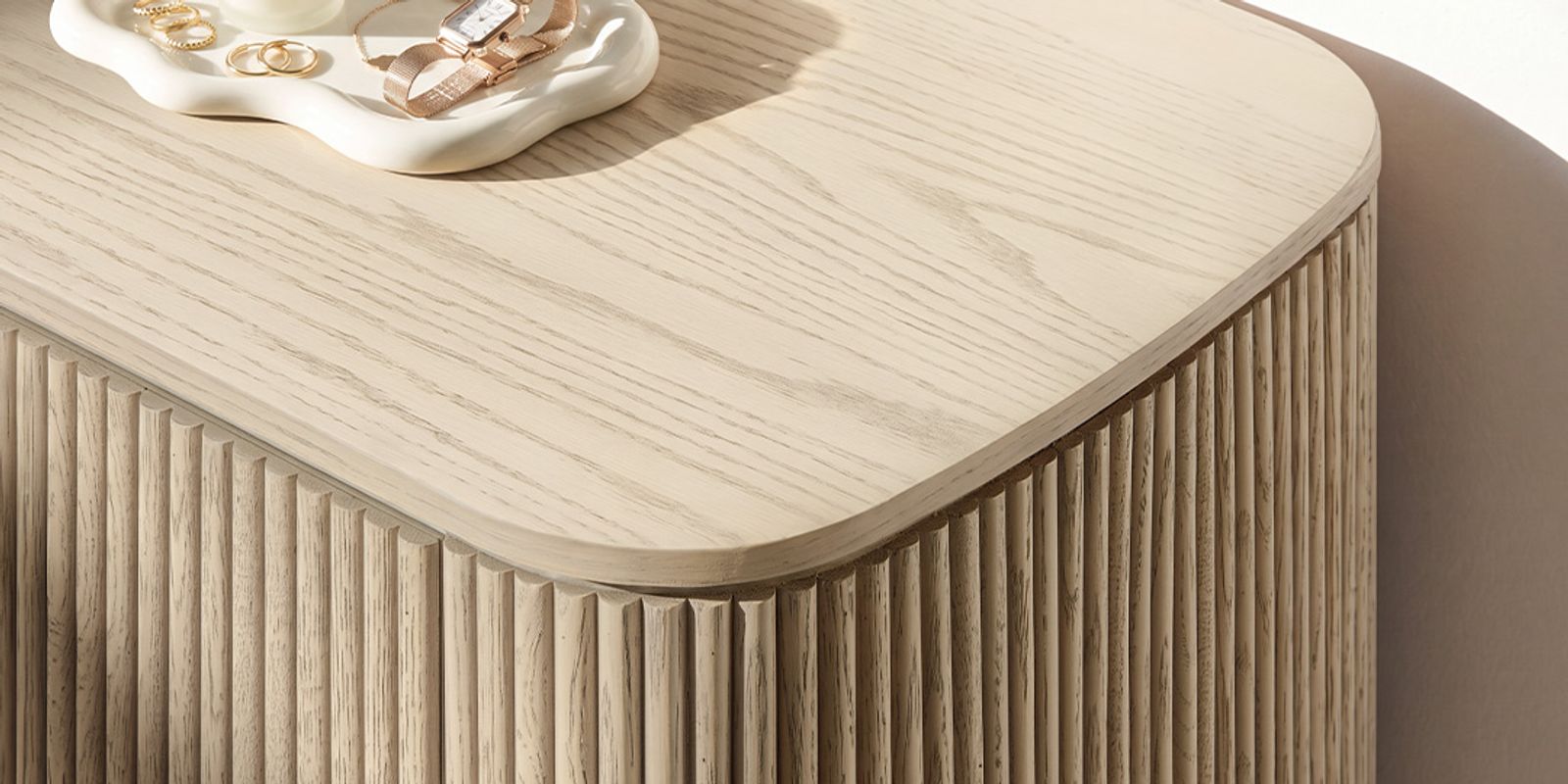 Elegant Fluted & Rounded Design 