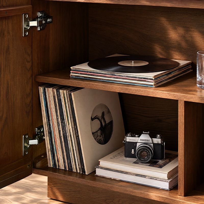 T-Shaped Shelves, Flexible Storage