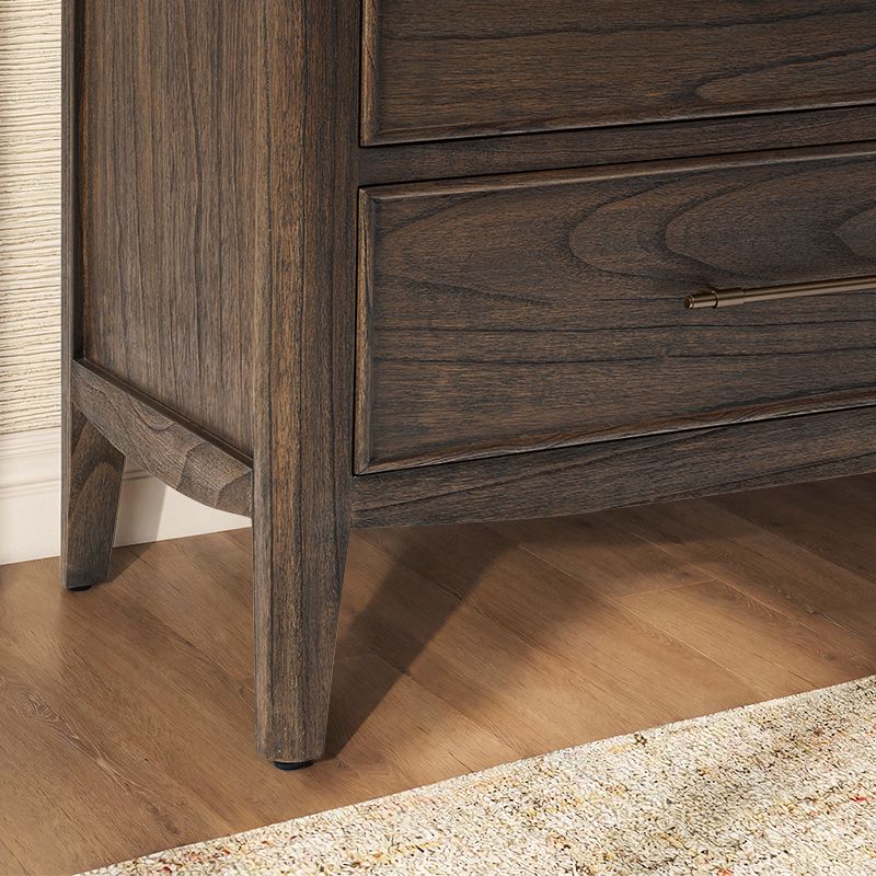Organic Elegance with a Sculpted Touch