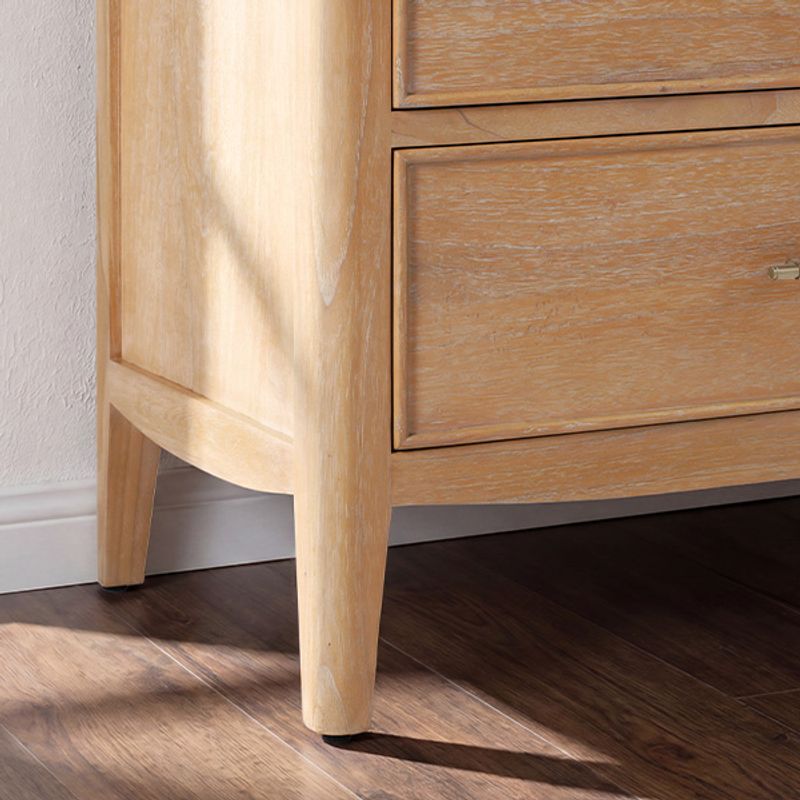 Organic Elegance with a Sculpted Touch