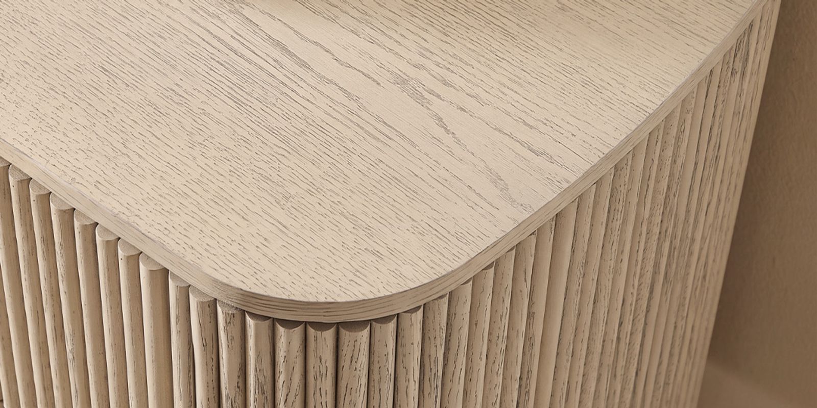 Elegant Fluted & Rounded Design