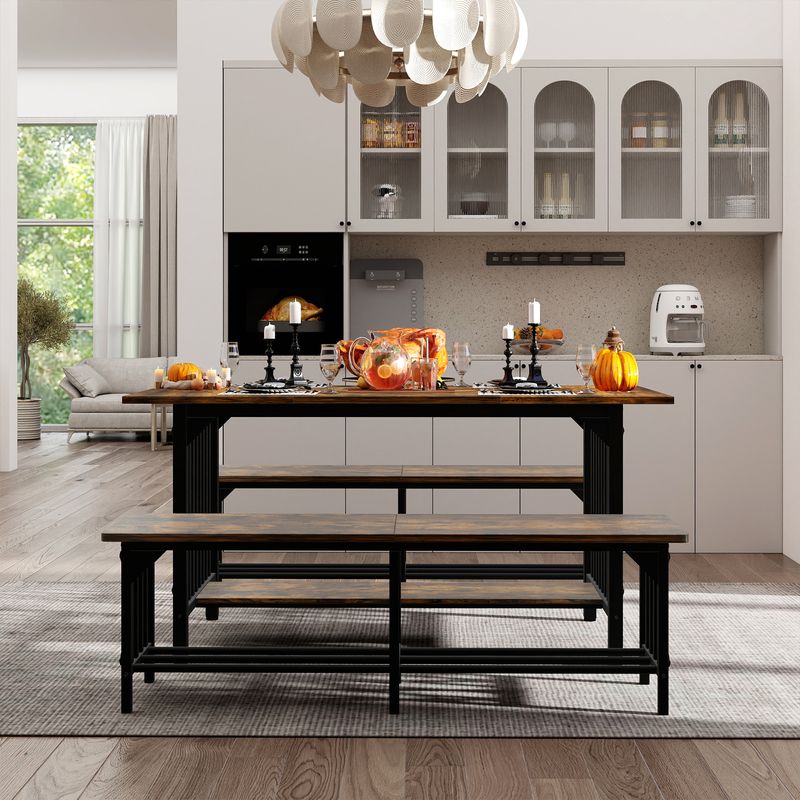 Thanksgiving Day dining room table